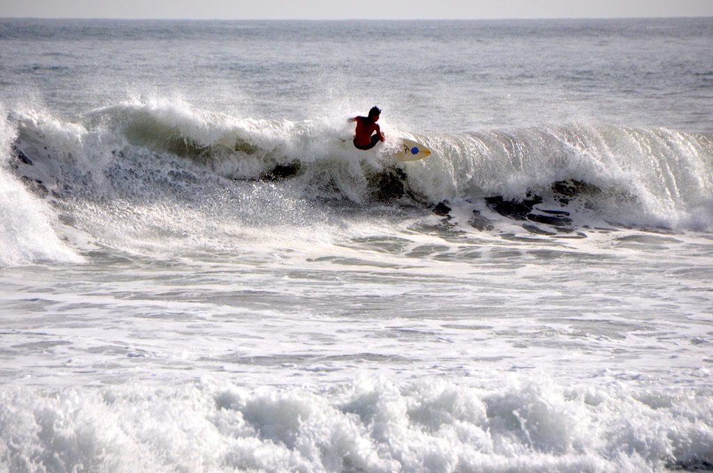 An der Costa del Bálsamo findet sich die beste Welle Zentralamerikas. Ein Muss für alle Surfer!