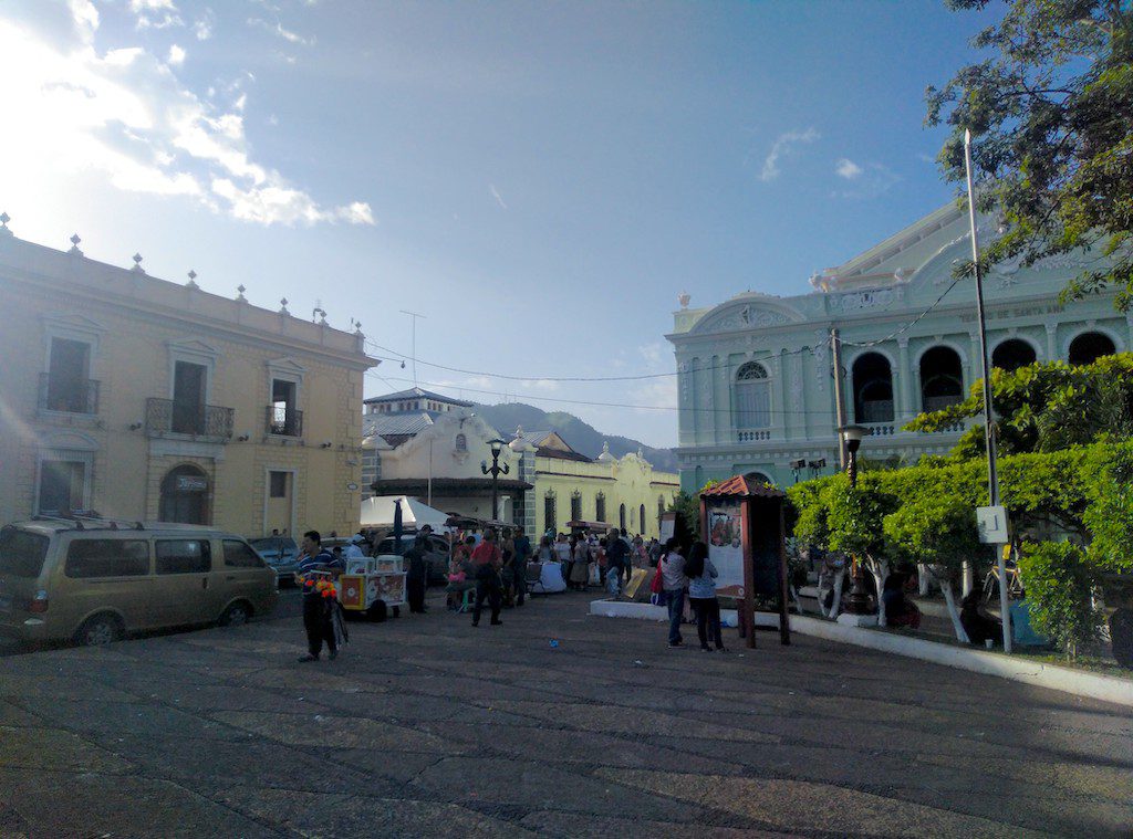 Am Rande des Parque Libertad in Santa Ana befinden sich das Rathaus, das Nationaltheater und, nicht auf dem Bild, die Kathedrale